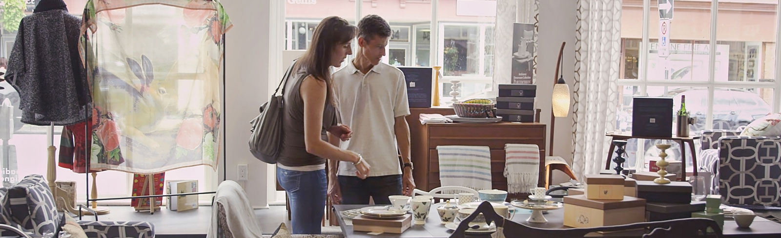 Couple shopping in Port Hope